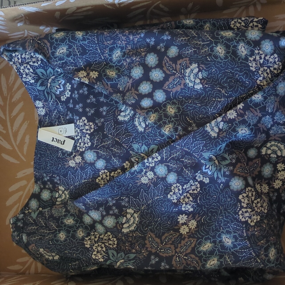 NWOT Pact Organic Fit & Flare Wrap Dress in Mountain Meadow Midnight Blue size M - Picture 5 of 5